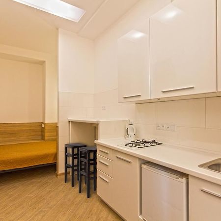 Economy Apartment On Krehivska 7 Lviv Exterior foto
