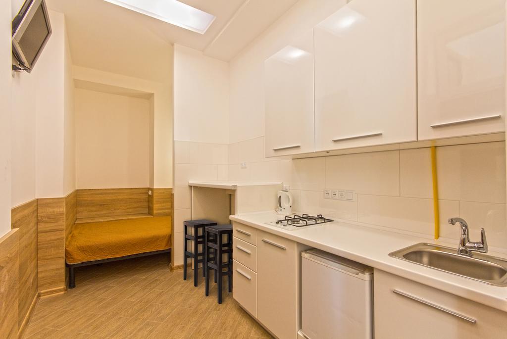 Economy Apartment On Krehivska 7 Lviv Exterior foto